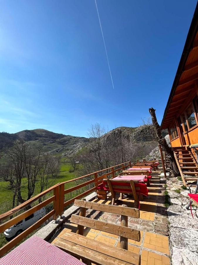 Bed And Breakfast Umoljani Bagian luar foto