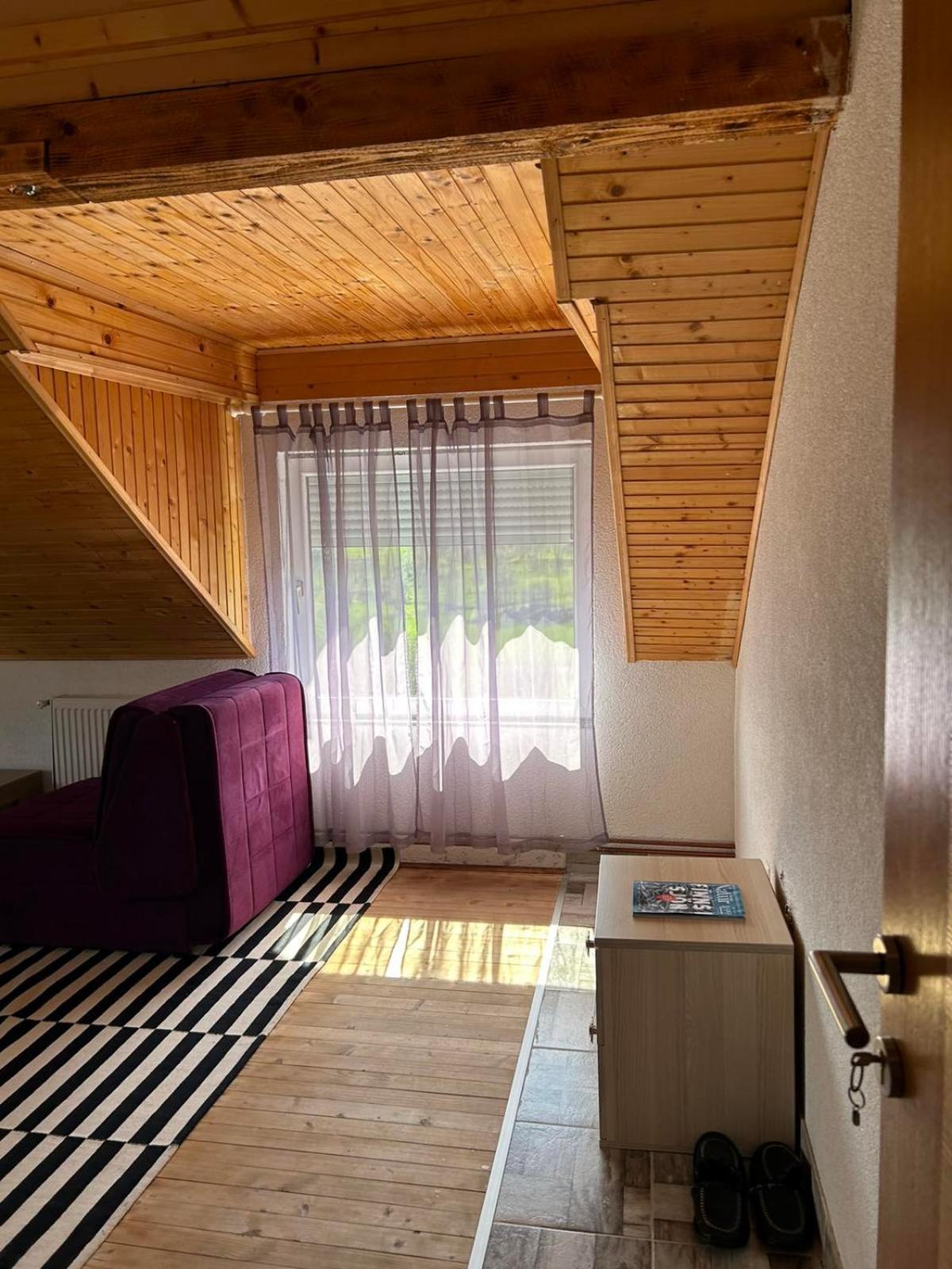 Bed And Breakfast Umoljani Ruang foto